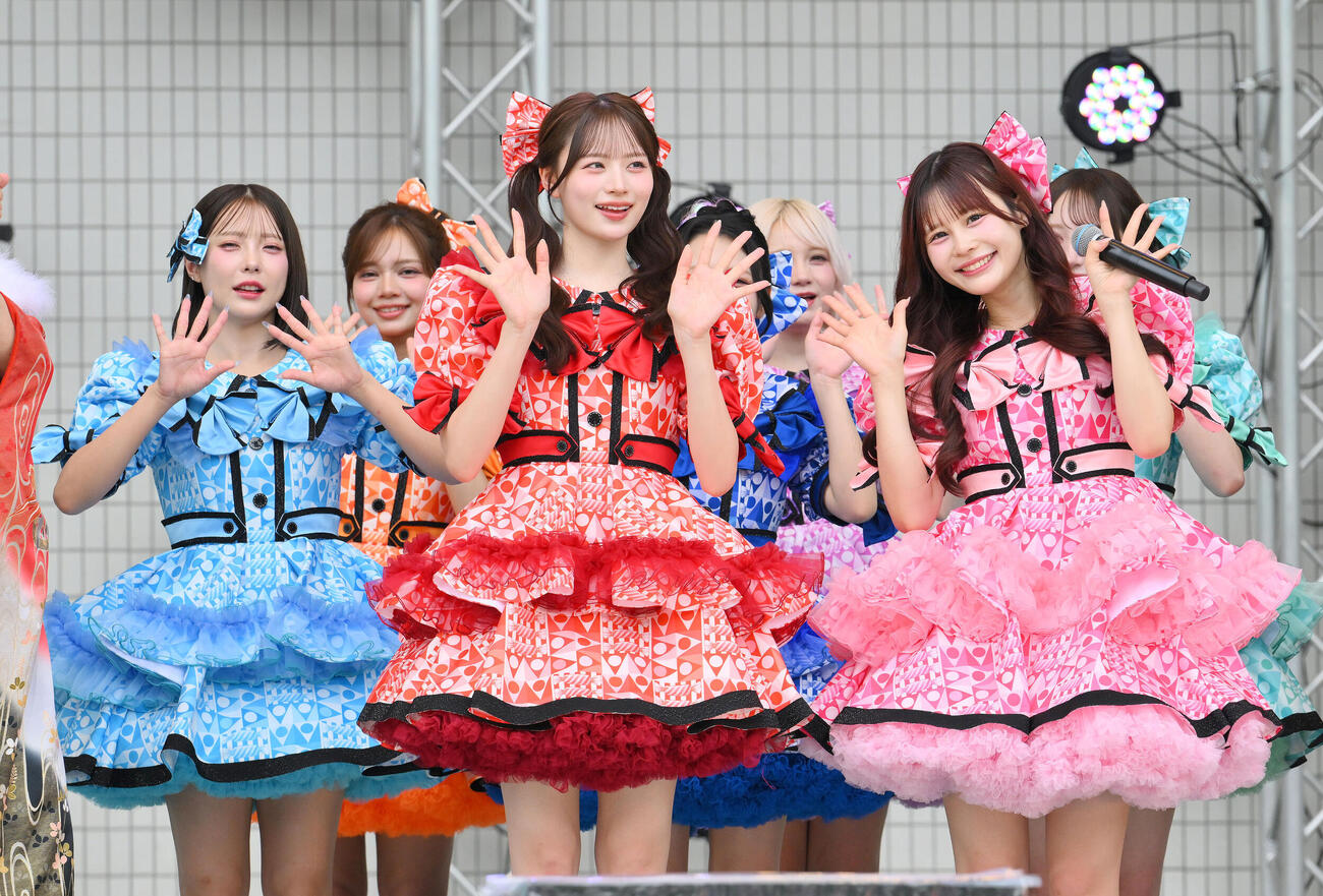 GMO渋谷エンタメ祭2026オープニングセレモニーに臨むCANDY TUNE（撮影・滝沢徹郎）