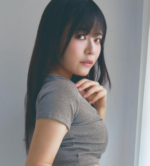 “最強グラマラス・クイーン”東雲うみ、大人の魅力最大限30P「FRIDAY GOLD」で表紙＆巻頭