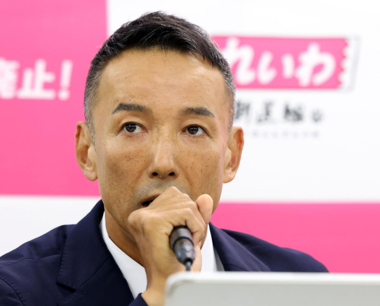 会見で思いを語る、れいわ新選組の山本太郎代表（2026年7月9日撮影）