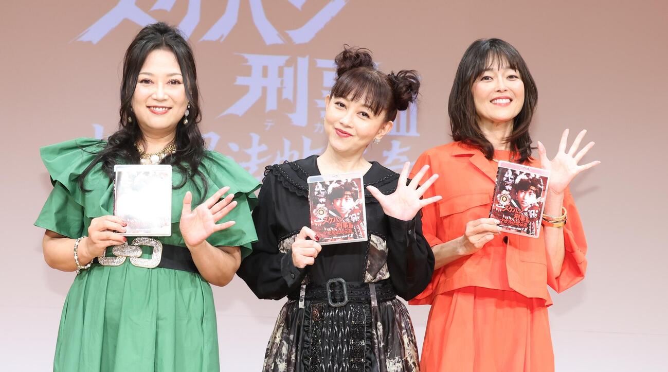 都内でイベントを行った、左から大西結花、浅香唯、中村由真（撮影・中島郁夫）