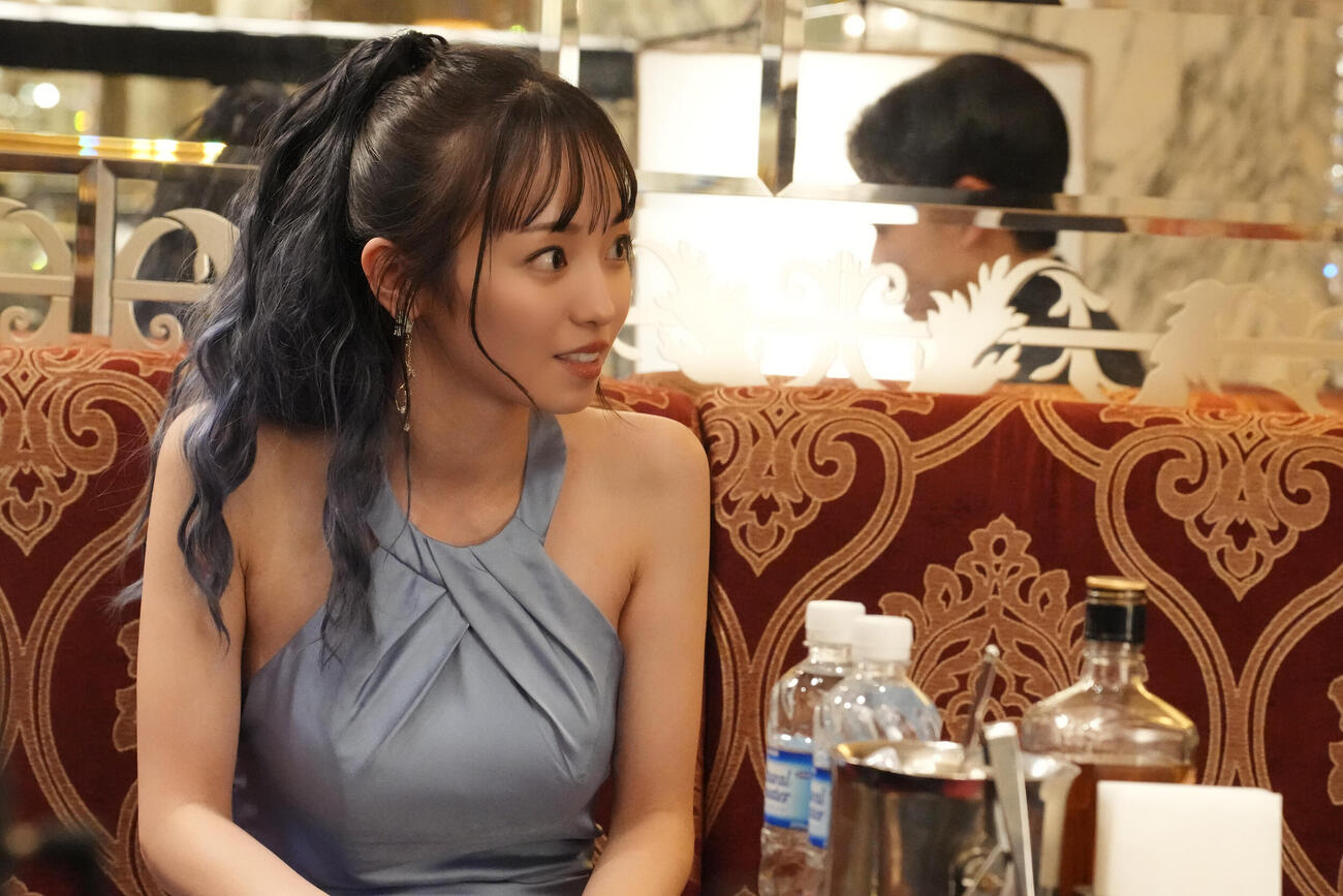 フジテレビ系「さよならノワール」第2話でキャバクラ嬢役を演じた今泉佑唯