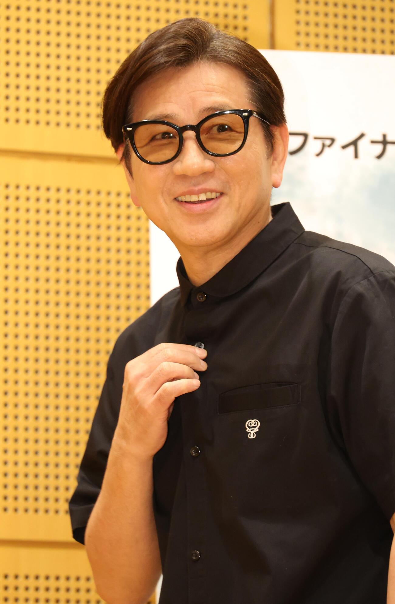 ツアーを終え会見を行う藤井フミヤ（撮影・中島郁夫）