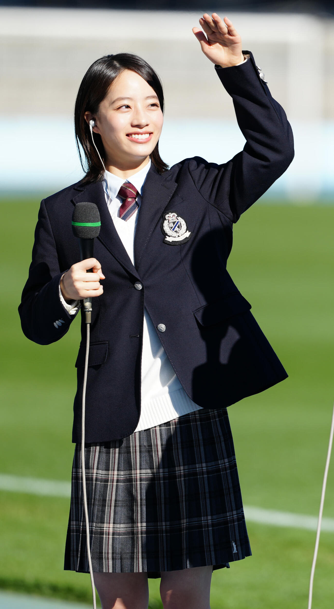 1月4日、全国高校サッカー選手権でリポートする応援マネジャーの池端杏慈