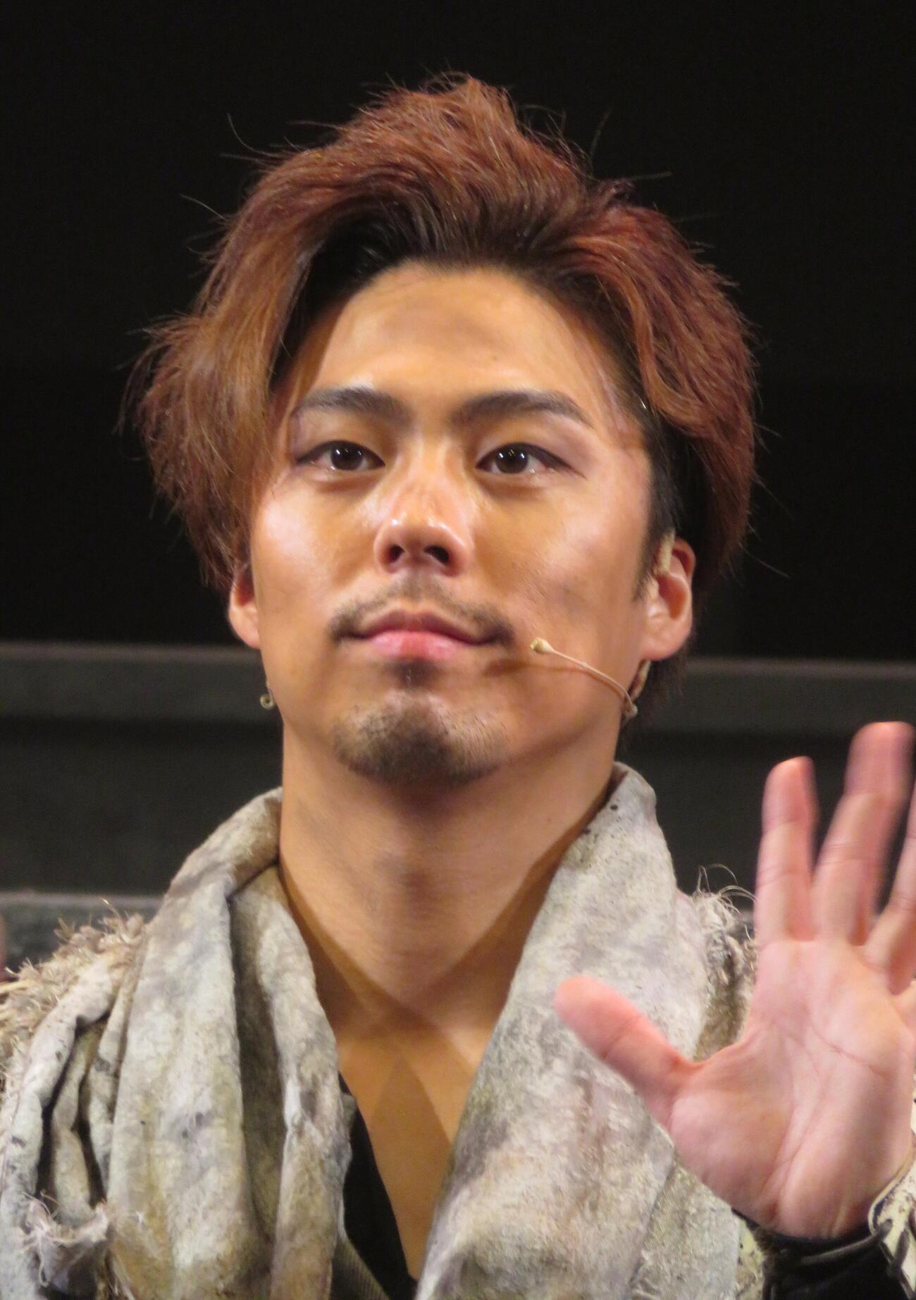 舞台「HiGH＆LOW THE　戦国　外伝」の記者会見を行った小野塚勇人