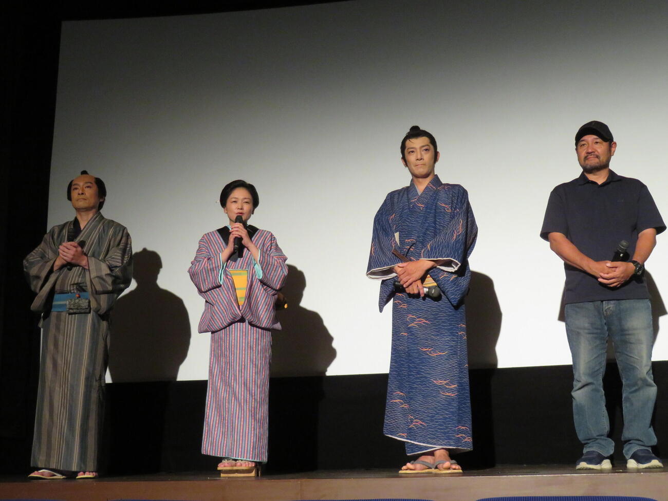 BS－TBSの連続時代劇ドラマ「心配無用ノ介　天下御免」記者発表会に出席した、左から井之上チャル、沙倉ゆうの、田村ツトム、安田淳一監督（撮影・村上幸将）