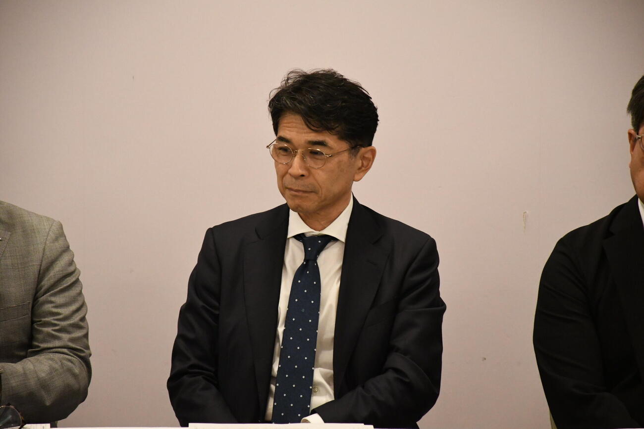 会見に出席した髙山将行MBSメディアホールディングス社長（撮影・阪口孝志）