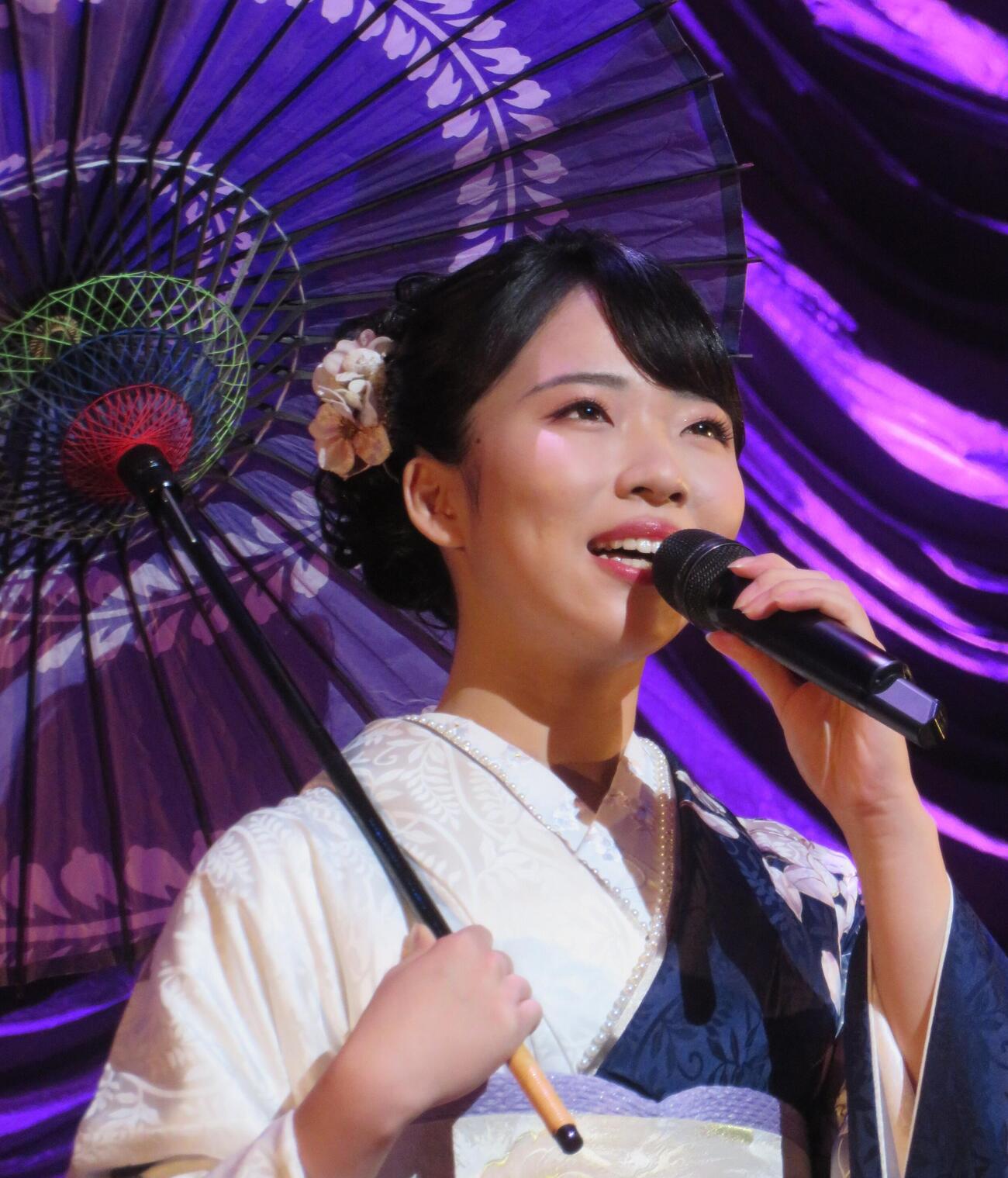 デビュー3周年記念コンサートを行った梅谷心愛
