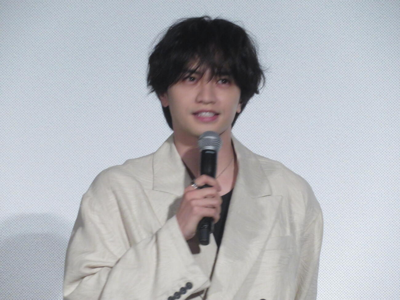 映画「ラブ≠コメディ」公開後舞台あいさつに登壇した中島健人