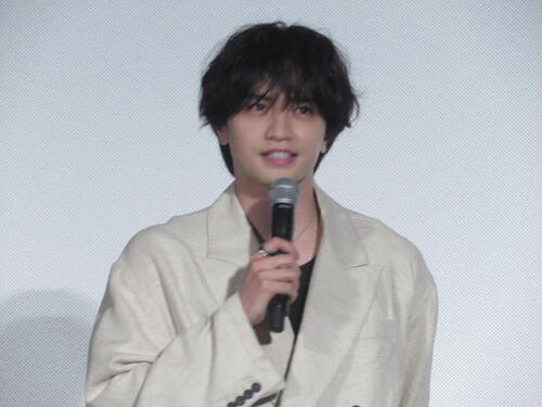中島健人「小学校の頃からその光景に憧れていた」友情出演したWEST．重岡大毅へ感謝