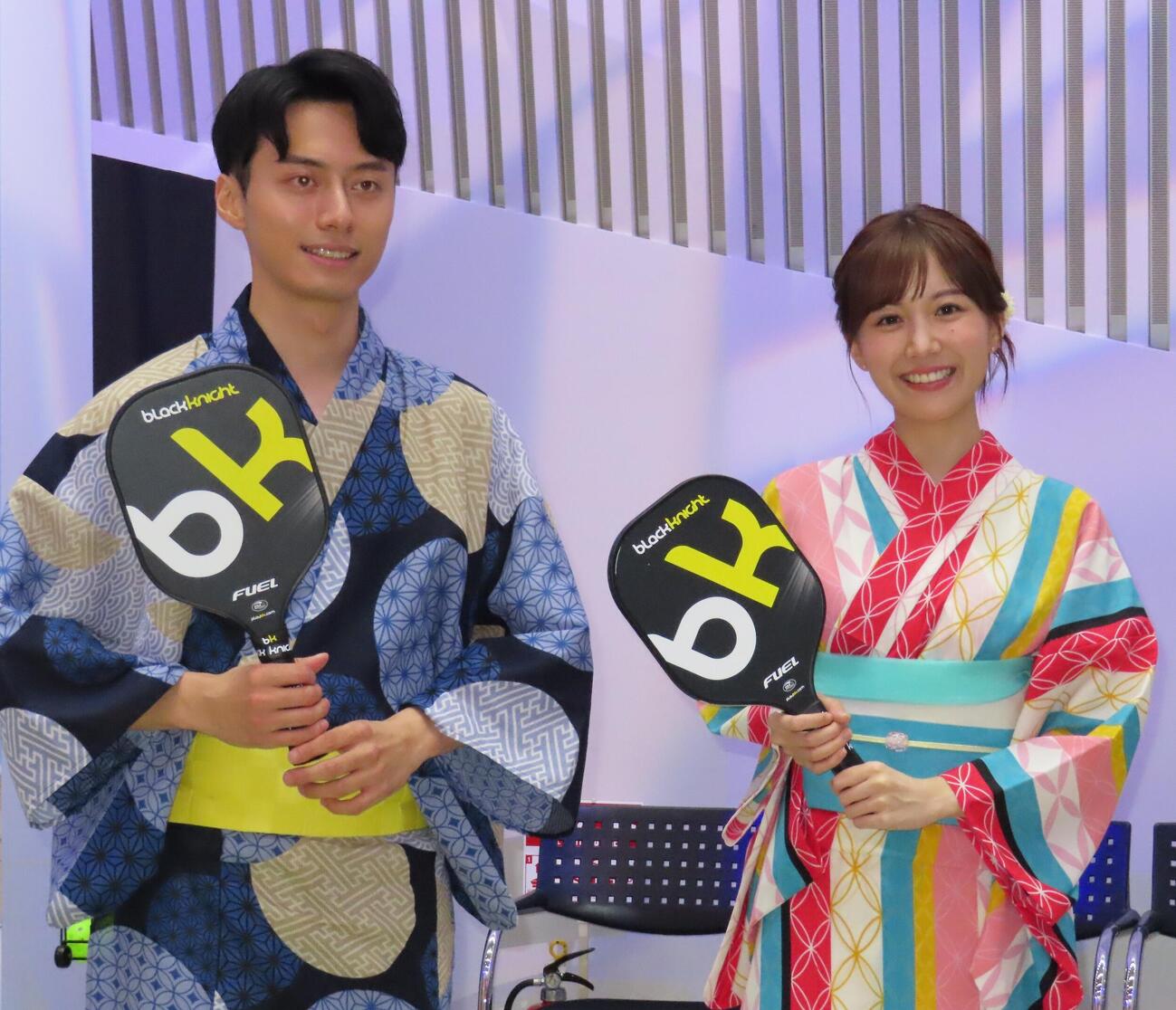 ピックルボールを体験した森太輝アナ（左）、谷胡桃アナ