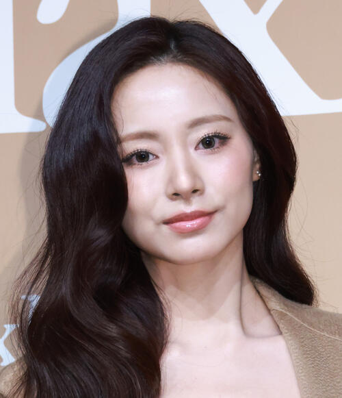 韓流】再契約めぐり話題のTWICEツウィ、写真とともにファンに