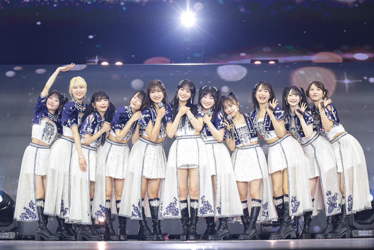 アリーナツアー「喝采パレード」横浜公演でパフォーマンスする≠ME（C）YOANI