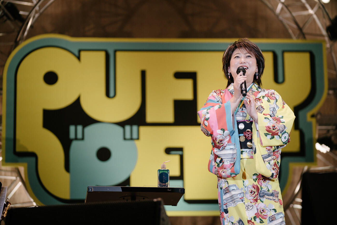 「PUFFYの“P”FES」で歌唱する水谷千重子（Michiko Yamamoto撮影）