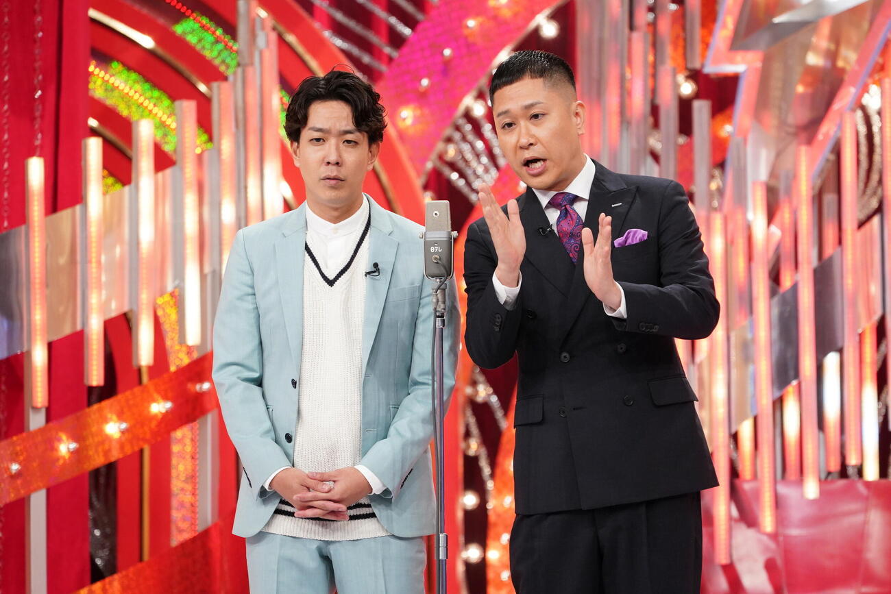 「アサヒビール　スマドリ　ダブルインパクト　2026　漫才＆コント二刀流No．1決定戦」ファイナルステージで漫才を披露するドンデコルテ