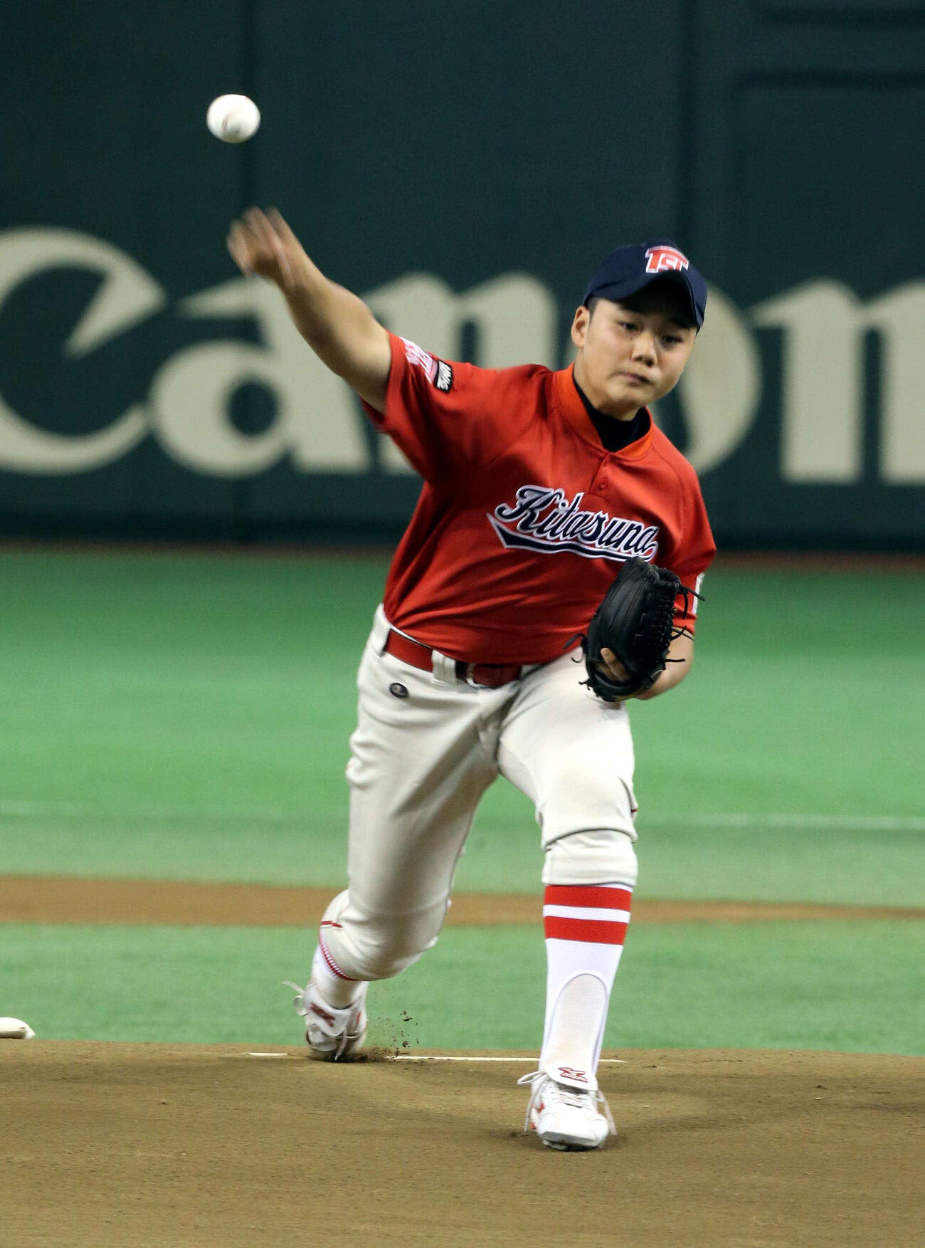 12年6月、日本ハム－楽天戦で始球式を務めた清宮幸太郎