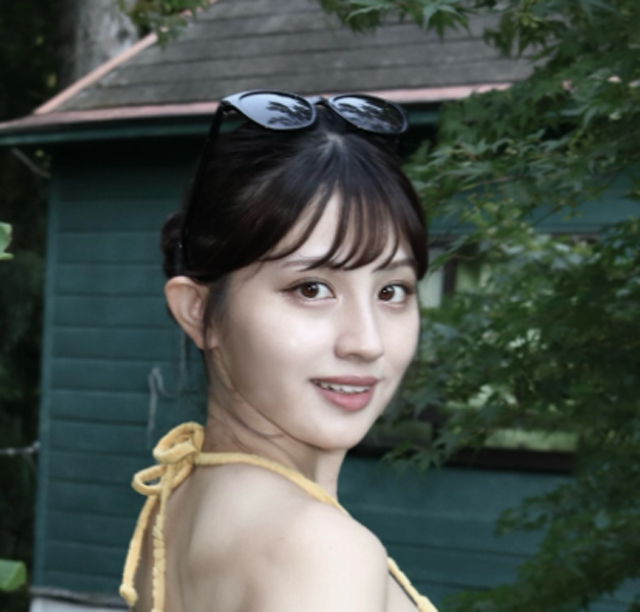 ビキニ姿を公開した花咲楓香（花咲楓香のインスタグラムから）