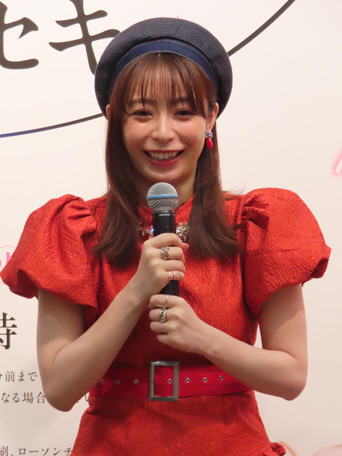 マンガ【推しの子】展オープニングイベントに登場した宇垣美里