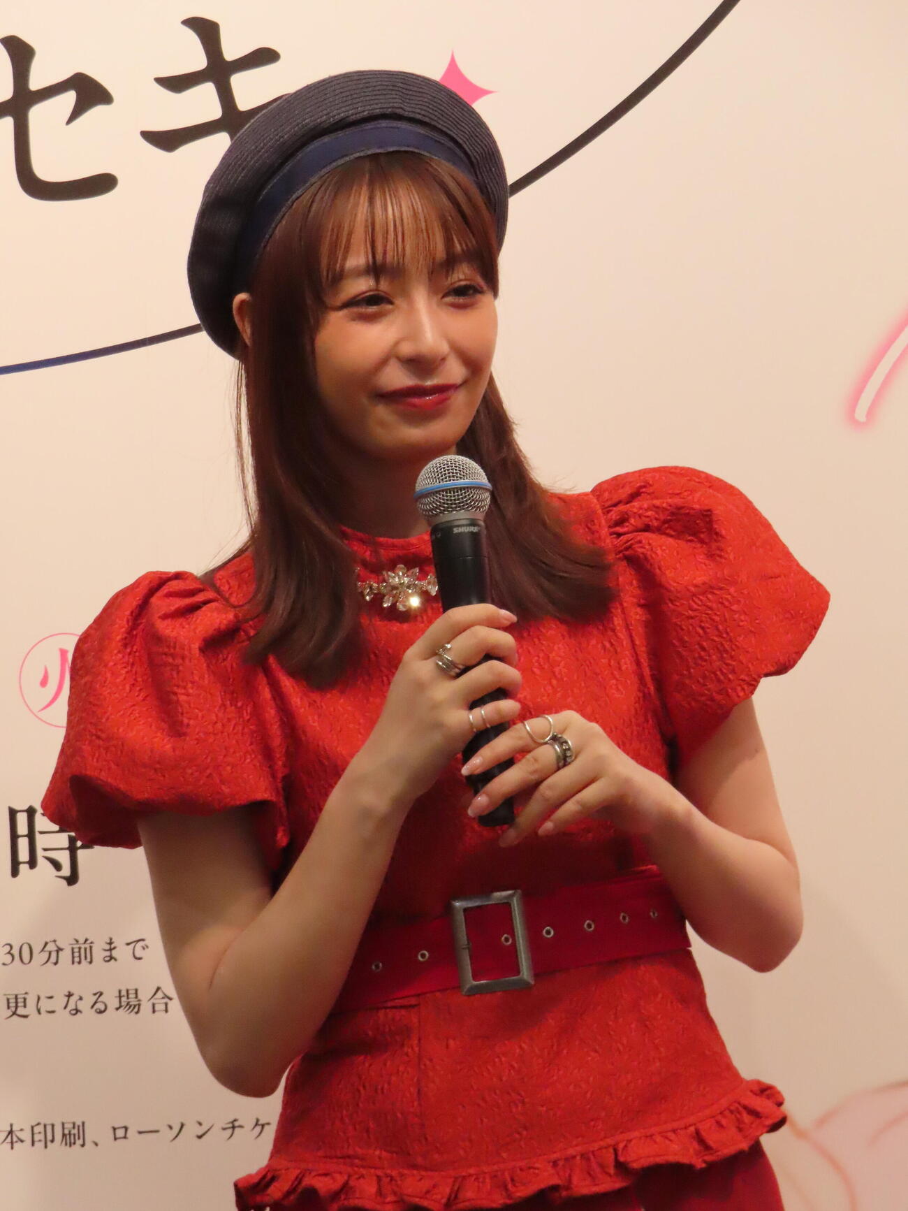 マンガ【推しの子】展オープニングイベントに登場した宇垣美里