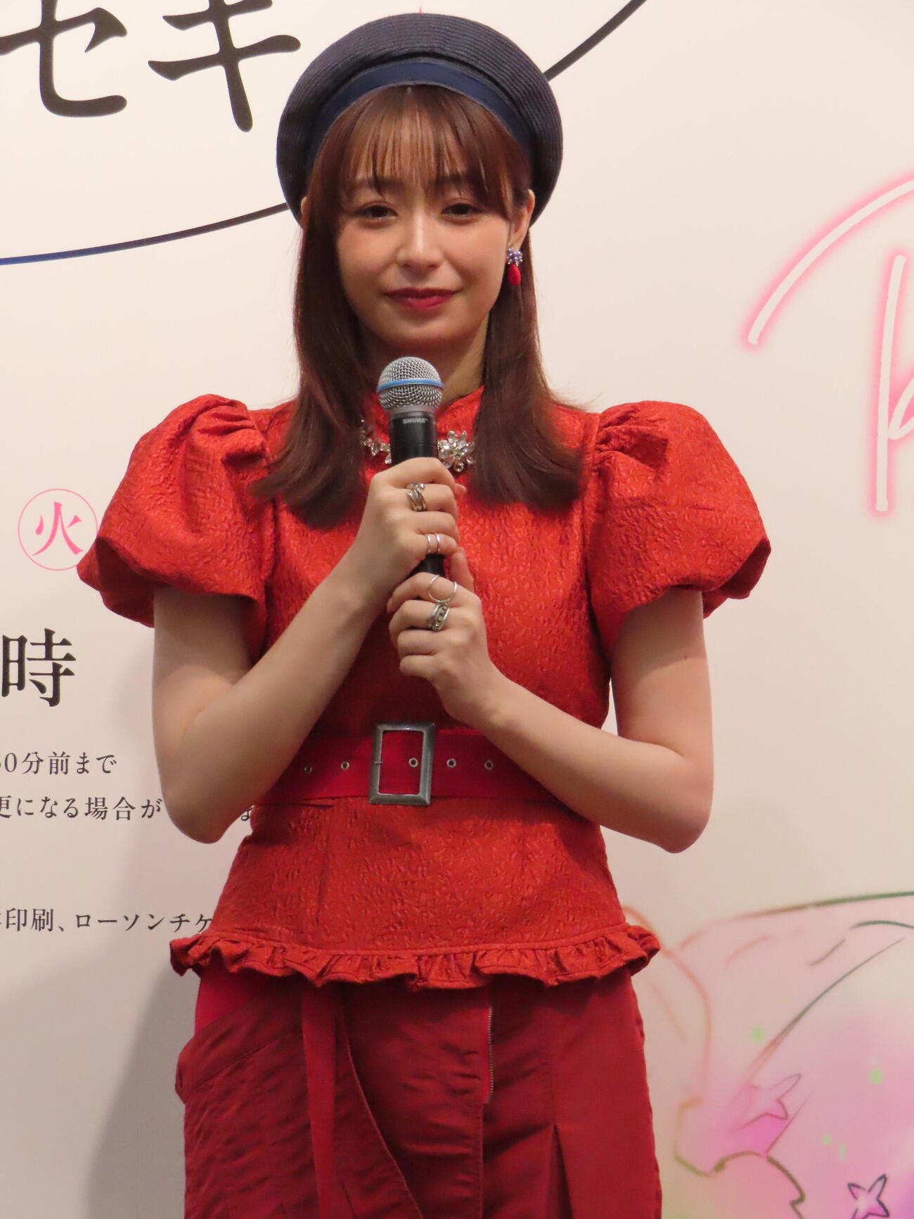マンガ【推しの子】展オープニングイベントに登場した宇垣美里