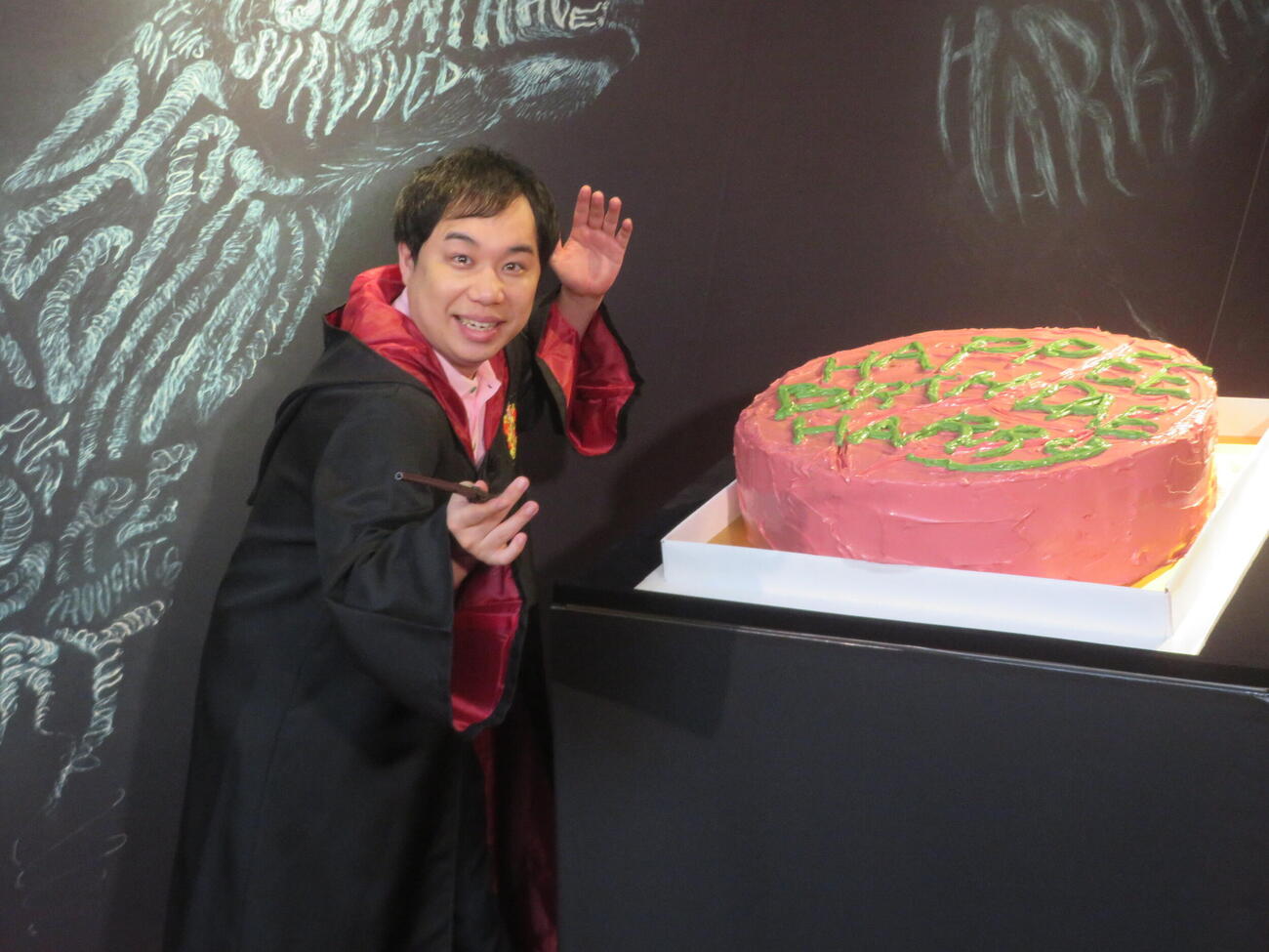 「ハリー・ポッター誕生日イベント」に出席した霜降り明星せいや（撮影・川田和博）

