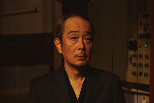 塚本晋也監督「世界がきな臭くなってきた今、見ていただきたい」新作が