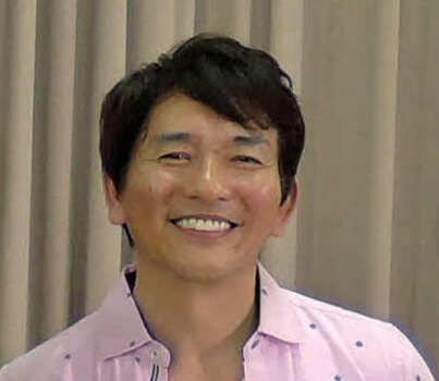春田純一（2015年撮影）