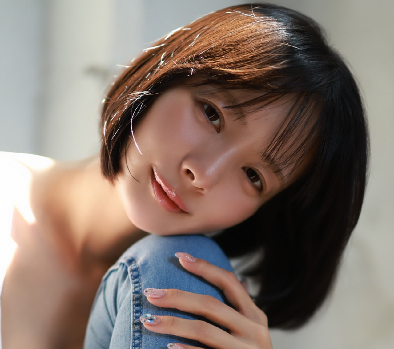 谷間あらわな“役満”ボディーを披露した岡田紗佳（岡田紗佳のインスタグラムから）