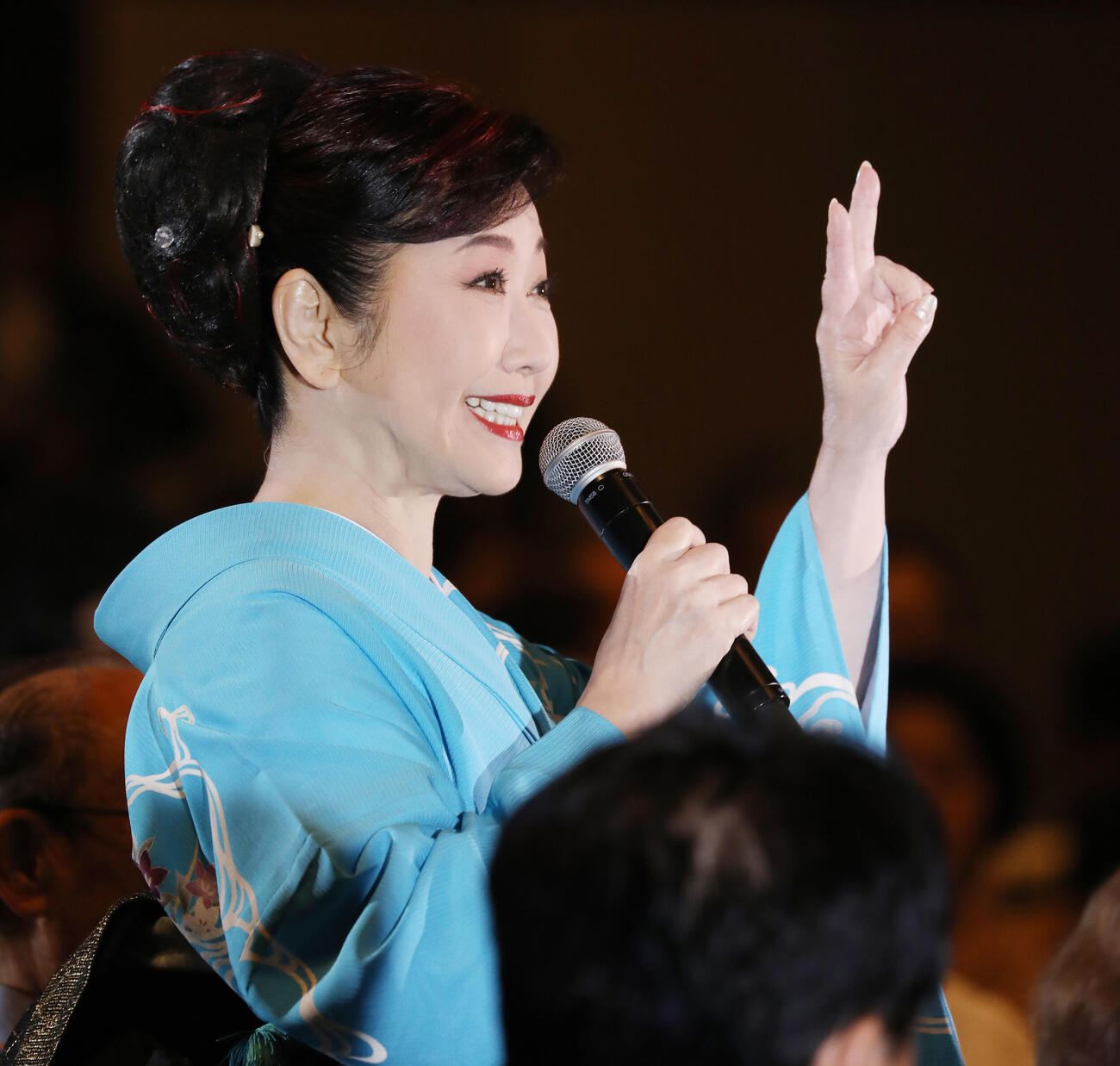 ライブイベントでトークする伍代夏子（撮影・中島郁夫）