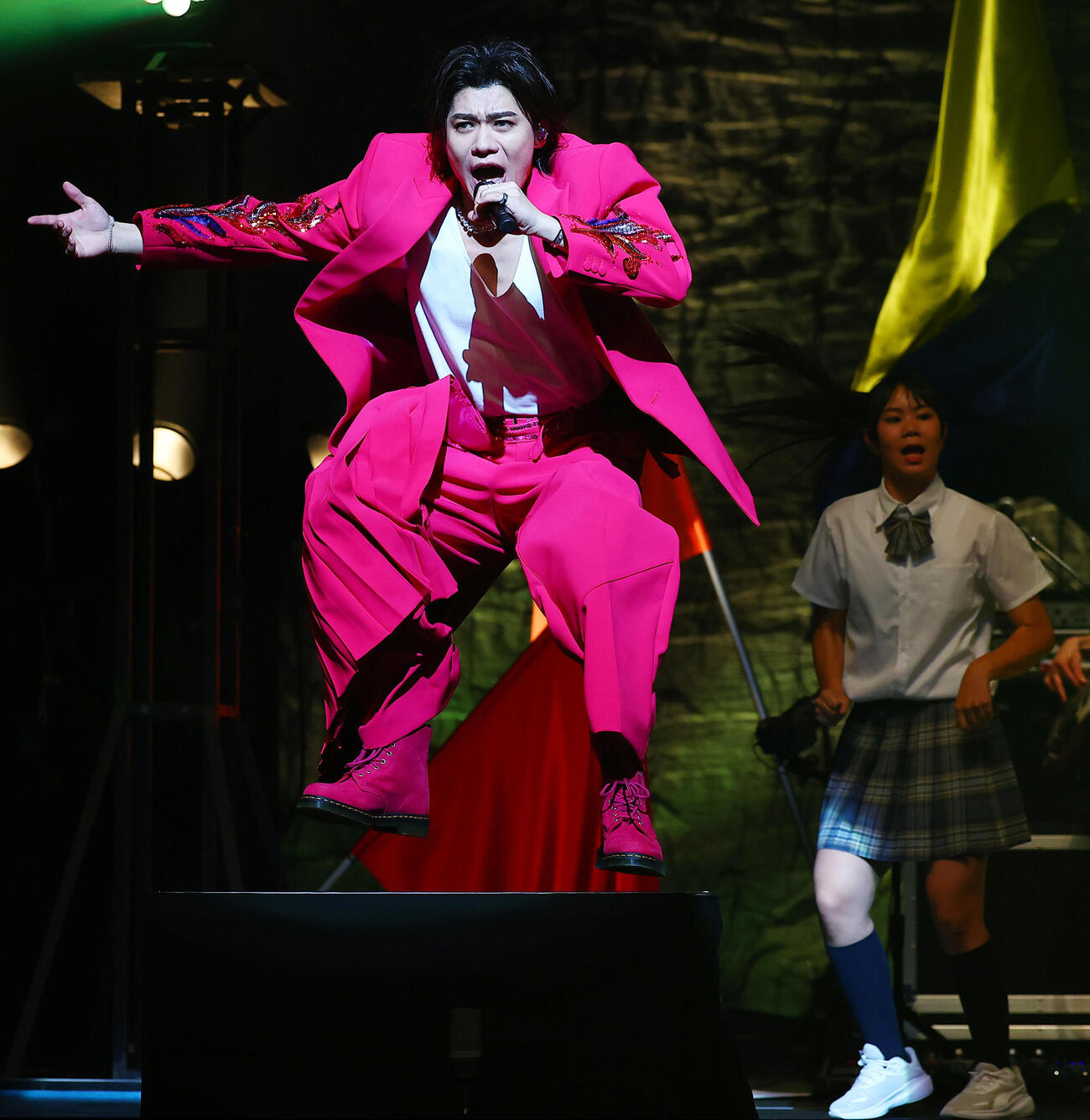 全国ツアーのファイナル公演を行った新浜レオン（撮影・野上伸悟）