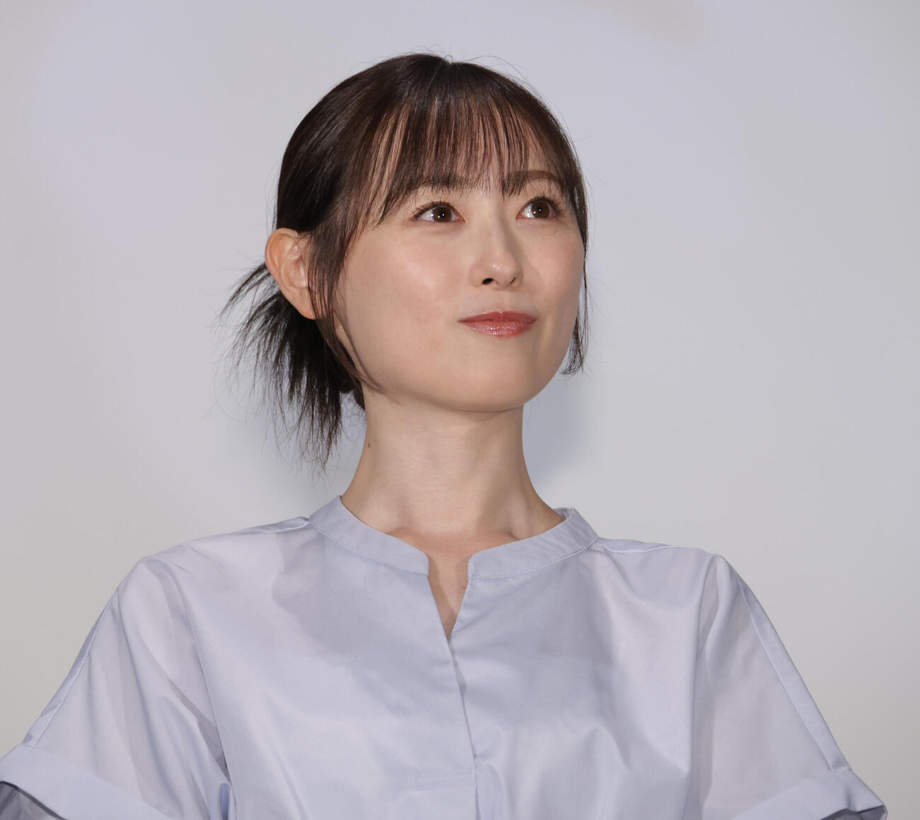 映画「あの星が降る丘で、君とまた出会いたい」で舞台あいさつを行う福原遥（撮影・中島郁夫）