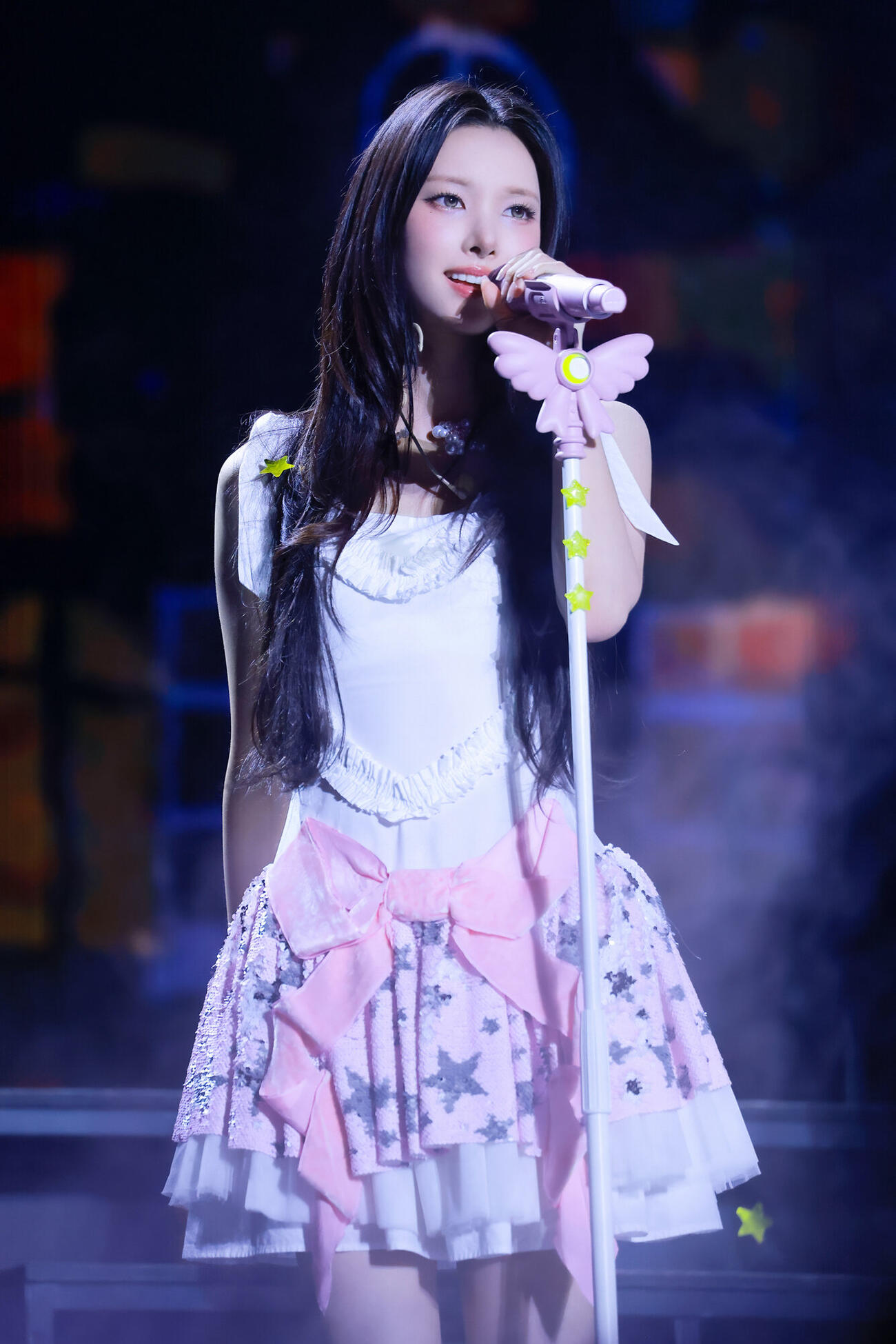 トヨタアリーナ東京で初の日本ツアーのファイナル公演を行ったILLITのYUNAH（(P)＆(C) BELIFT LAB Inc.提供）