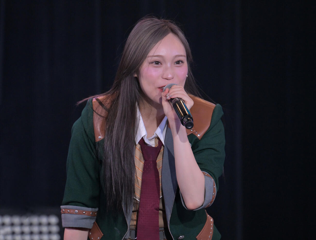 「BOSS E・ZO FUKUOKA」内の専用劇場最終公演であいさつするHKT48豊永阿紀（C）Mercury