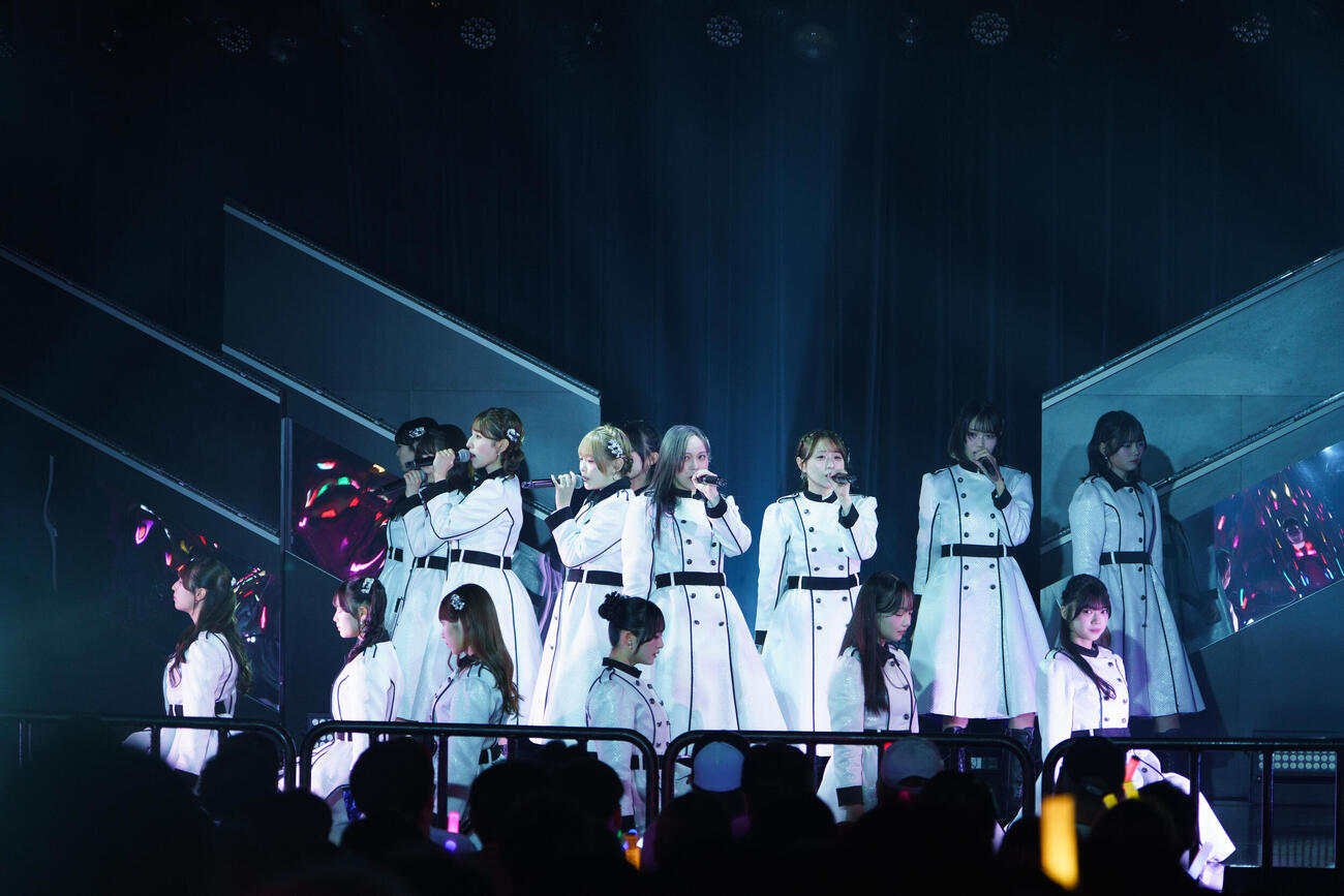 「BOSS E・ZO FUKUOKA」内の専用劇場最終公演で「目撃者」公演を行ったHKT48チームH（C）Mercury