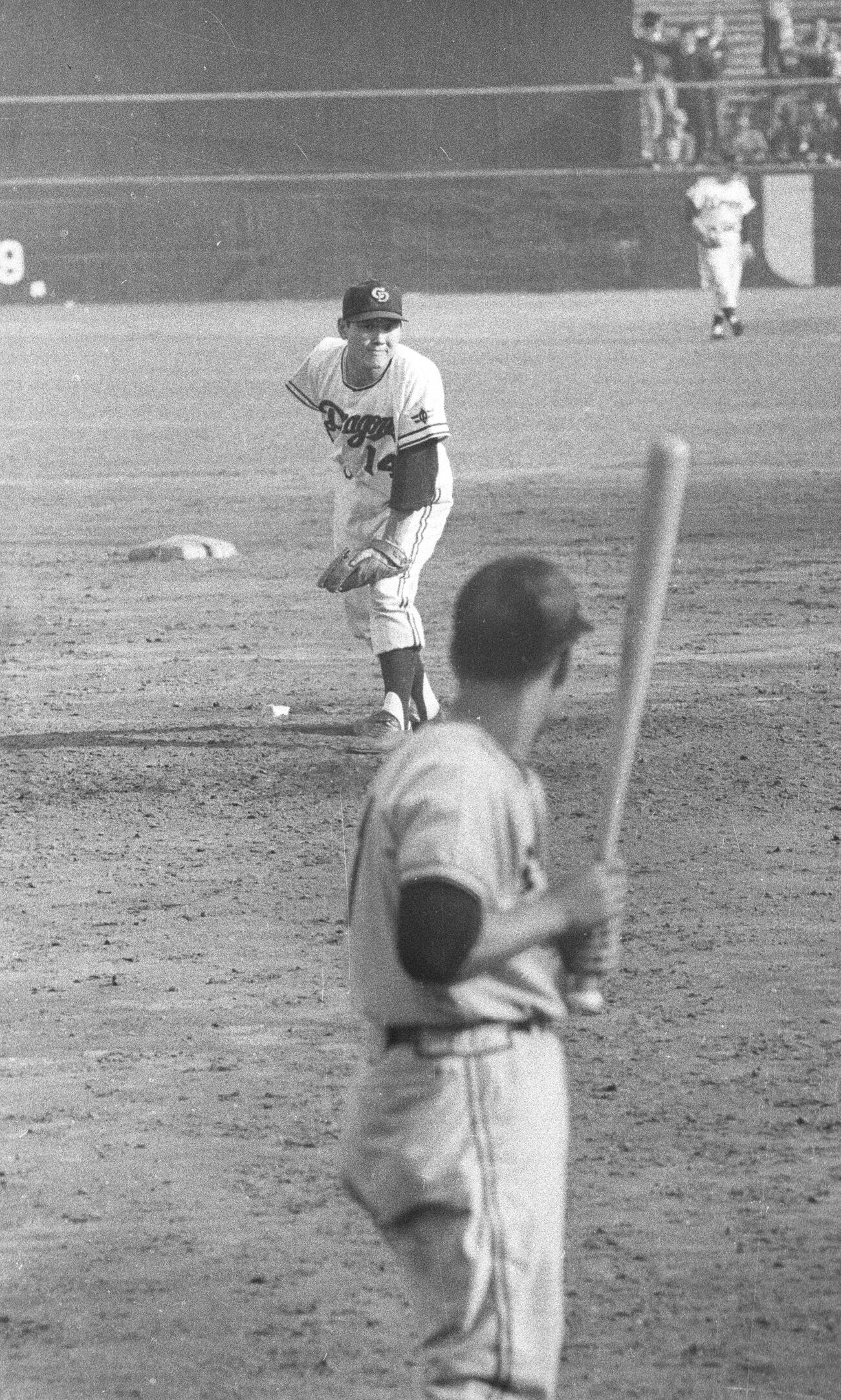 1961年4月、巨人を4安打完封した板東英二さん