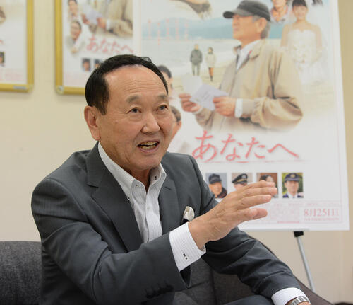 2012年7月、高倉健主演の「あなたへ」の試写を見終え、感想を熱く語る板東英二さん