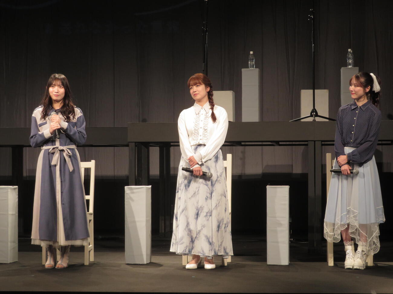 朗読劇「未送信フォルダ－＃送れなかった言葉－」ゲネプロ取材会に出席した八木仁愛、富田麻帆、北澤早紀