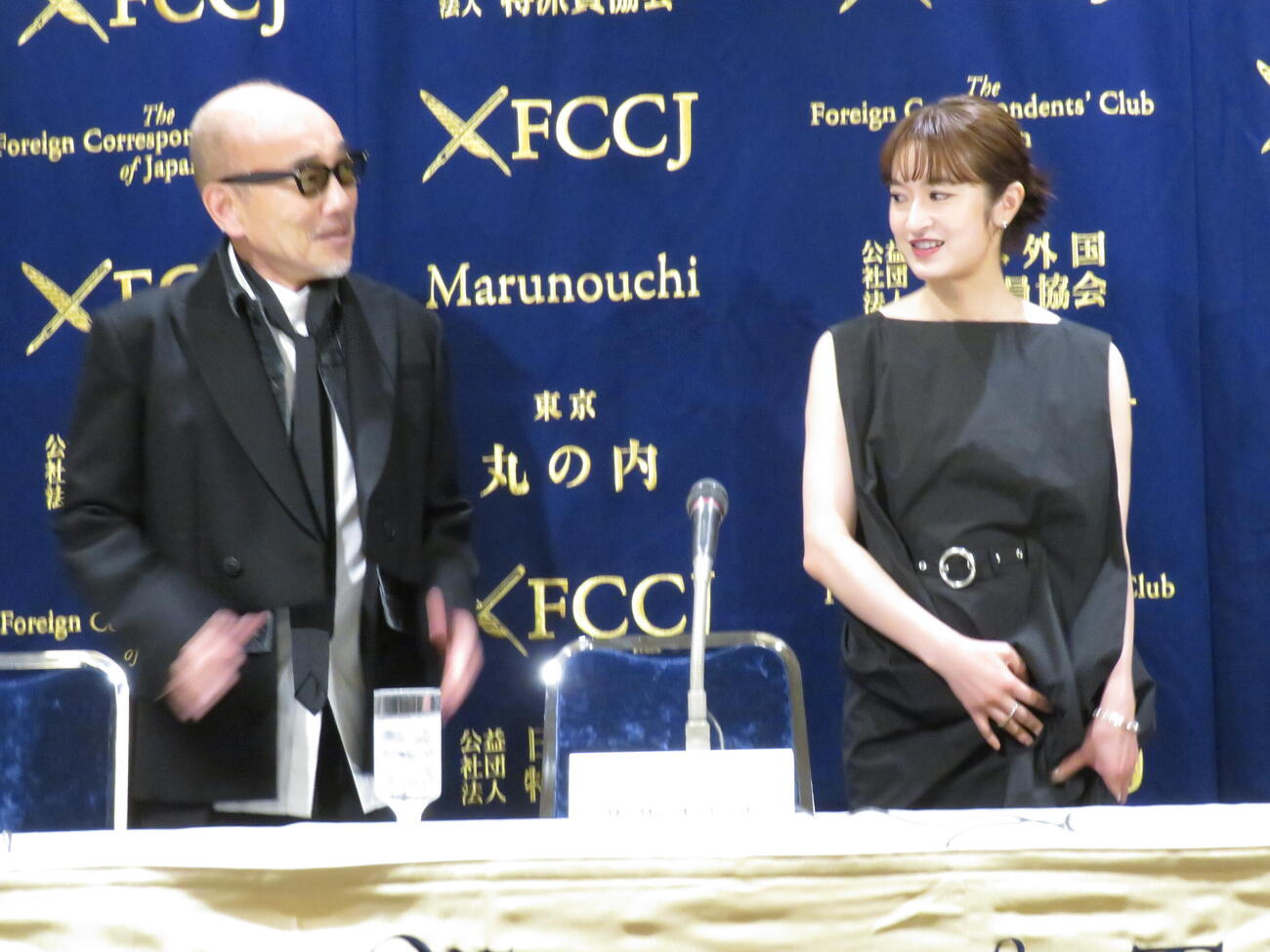 日本外国特派員協会で行われた映画「ゴースト・オブ・ウエノ」会見に登壇した門脇麦と竹中直人（撮影・村上幸将）