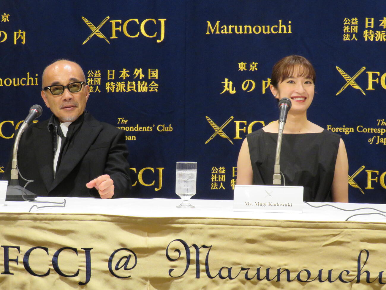 日本外国特派員協会で行われた映画「ゴースト・オブ・ウエノ」会見に登壇した門脇麦（右）と竹中直人（撮影・村上幸将）
