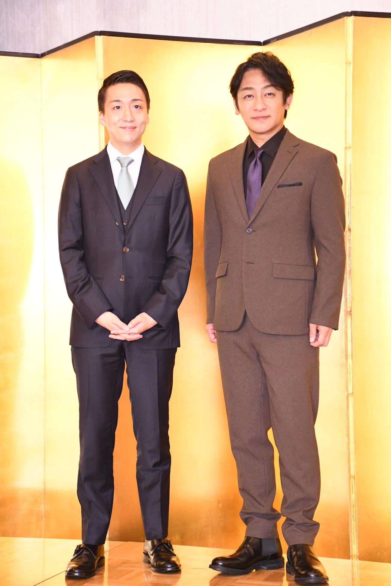 舞台「流白浪燦星」の取材会に出席した片岡愛之助（右）と中村米吉（撮影・阪口孝志）