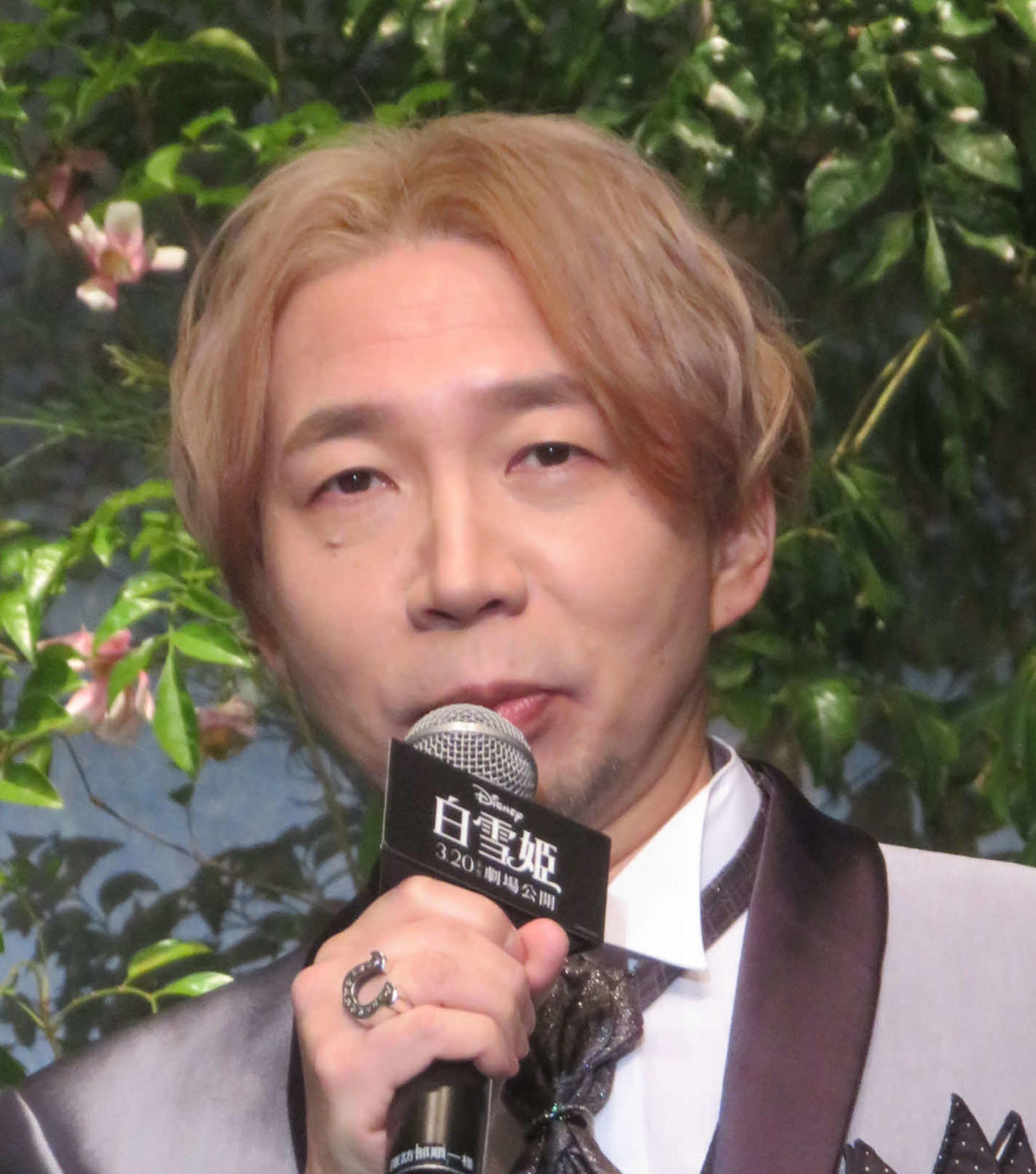 諏訪部順一（2025年2月撮影）