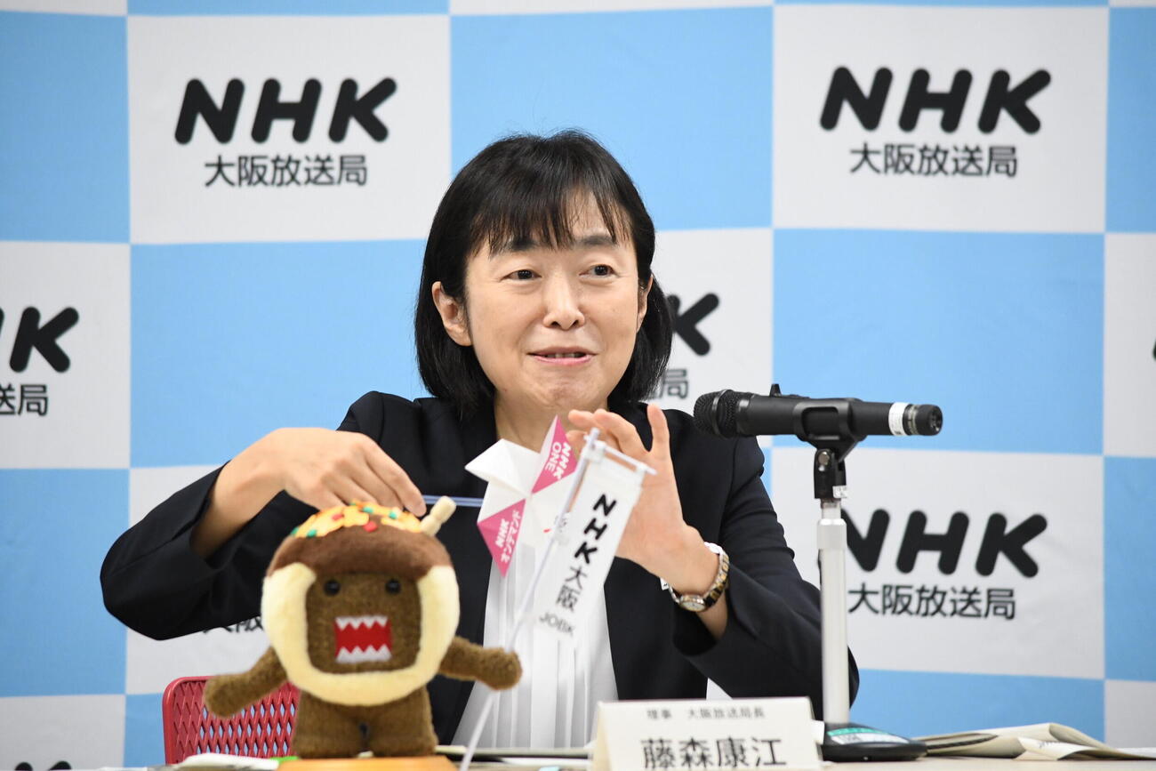 局長定例記者会見に出席した藤森康江NHK大阪放送局長（撮影・阪口孝志）