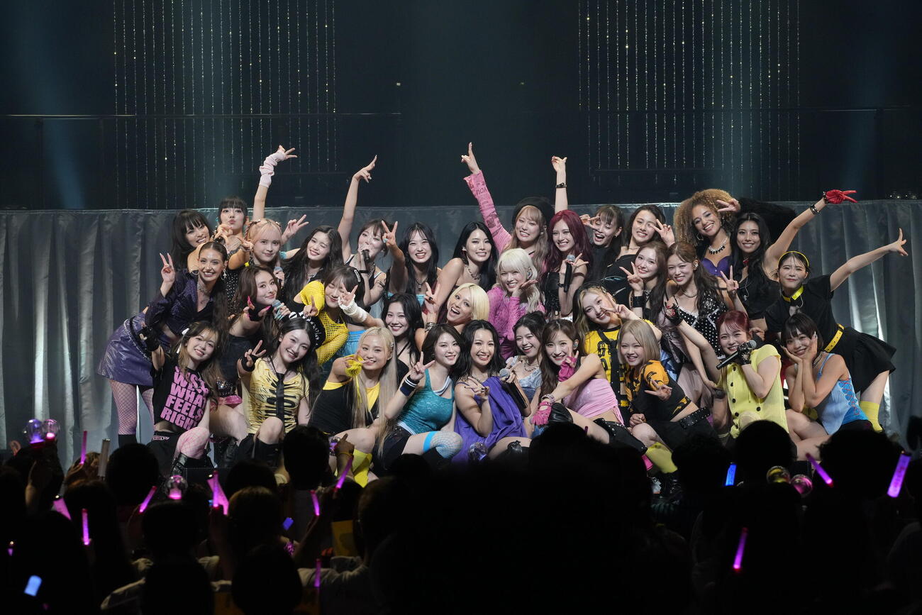 「LDH Girls EXPO 2026」でパフォーマンスするLDHのガールズグループ