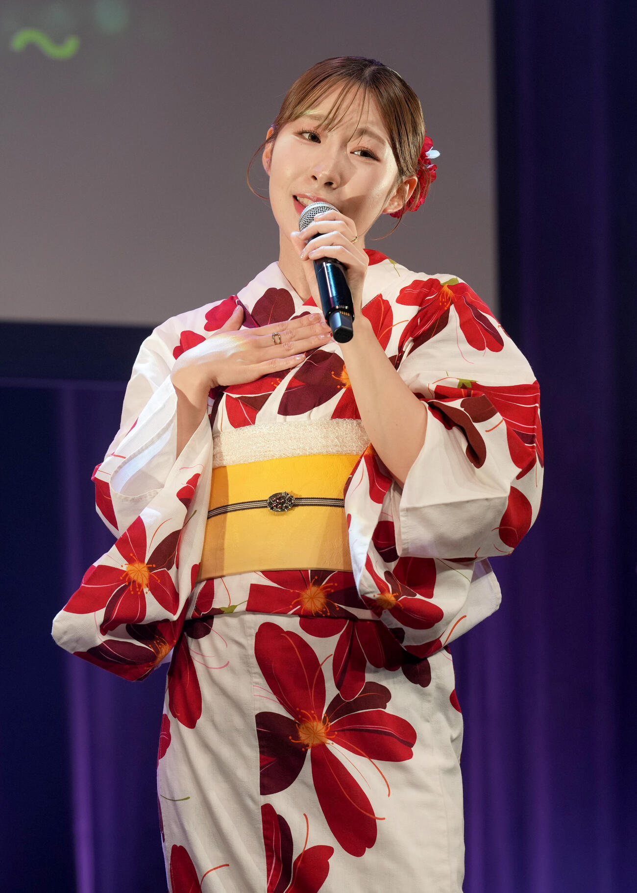 ライブを行った岩佐美咲