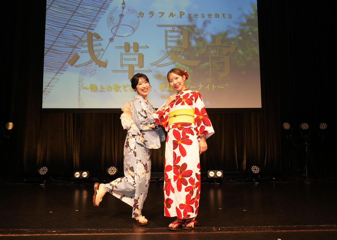 ライブを行った津吹みゆ（左）と岩佐美咲