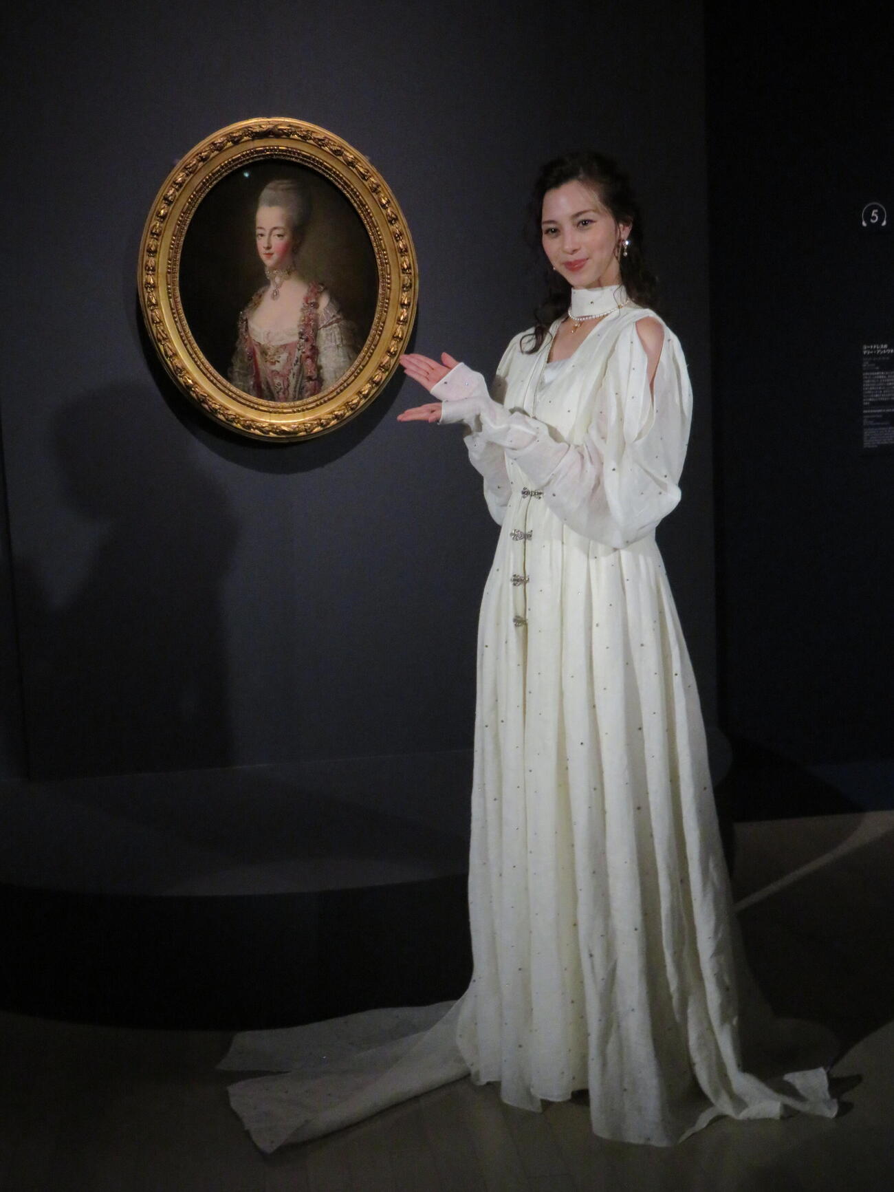 「マリー・アントワネット・スタイル」取材会に、展覧会アンバサダーとして出席した中条あやみ（撮影・村上幸将）