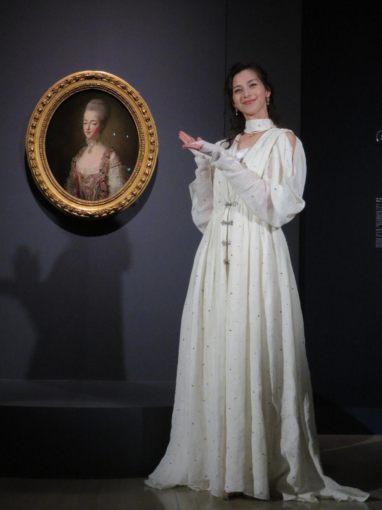 「マリー・アントワネット・スタイル」取材会に、展覧会アンバサダーとして出席した中条あやみ（撮影・村上幸将）