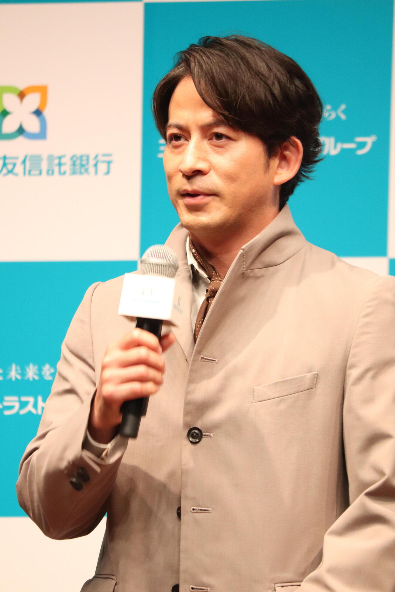 「三井住友信託銀行」新CM記者発表会に出席した岡田准一