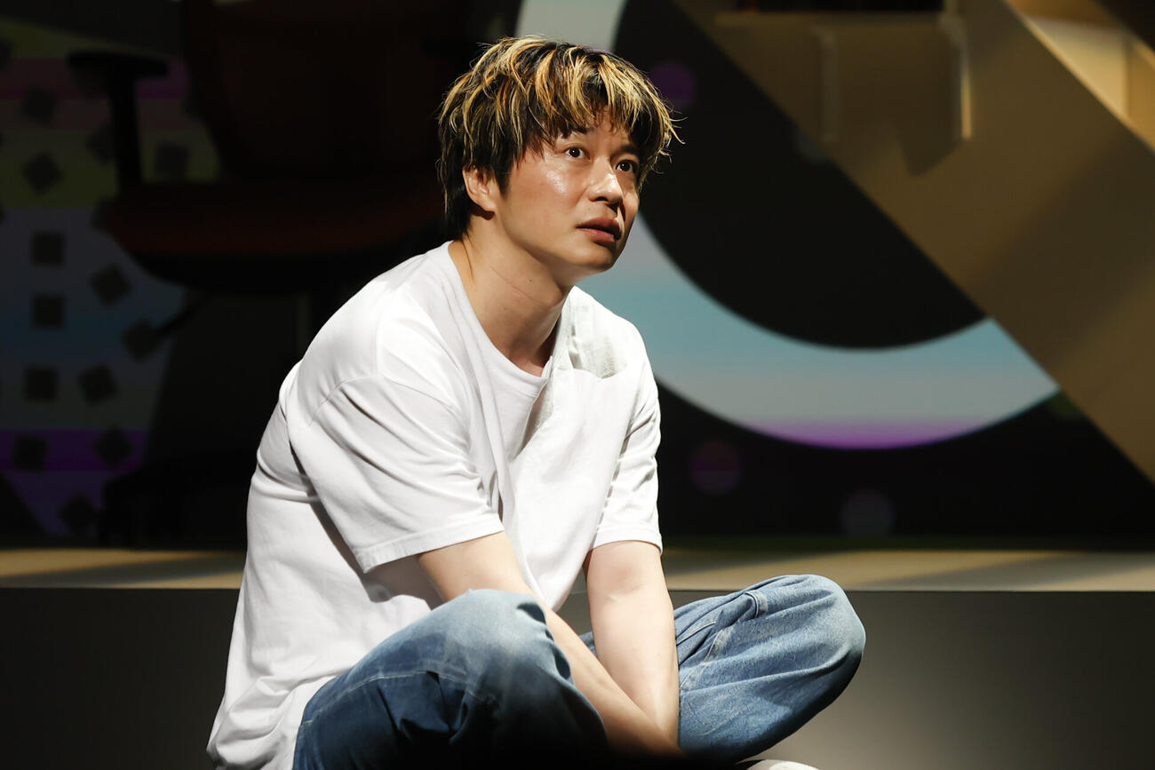 舞台「母さん、ラブソングです。」の公開稽古を行った田中圭