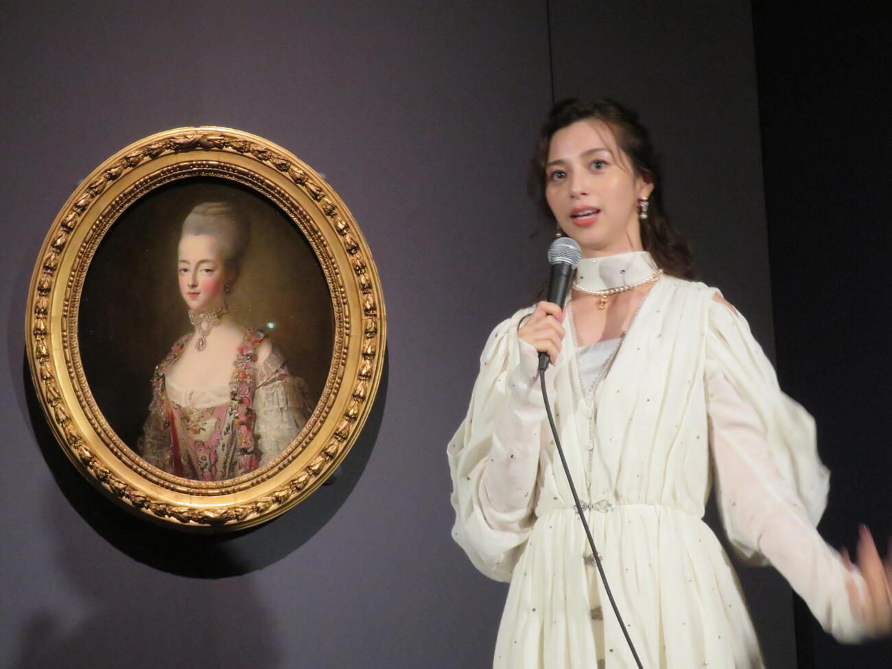 「マリー・アントワネット・スタイル」取材会に、展覧会アンバサダーとして出席した中条あやみ（撮影・村上幸将）