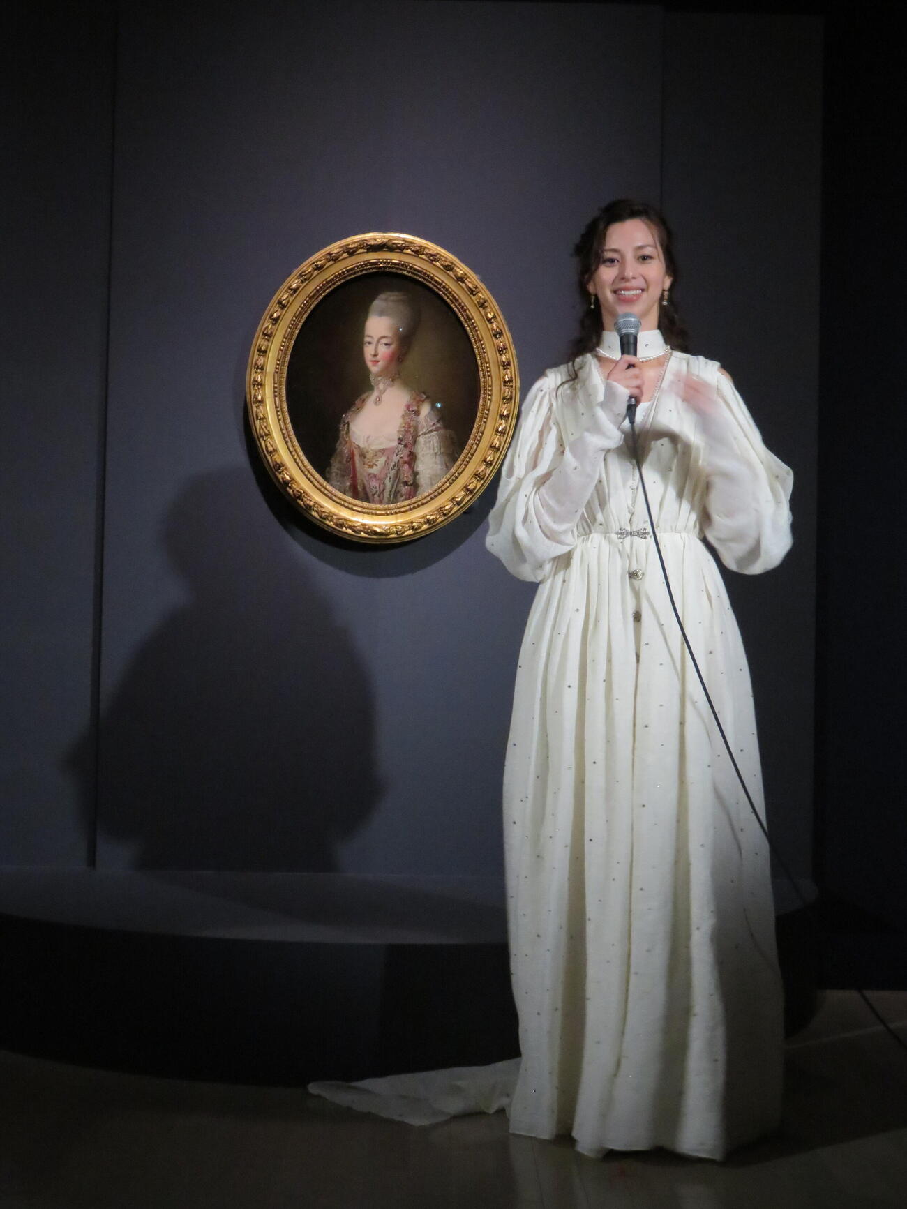 「マリー・アントワネット・スタイル」取材会に、展覧会アンバサダーとして出席した中条あやみ（撮影・村上幸将）
